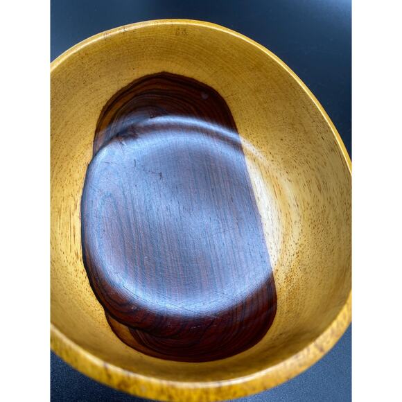Beautiful small two tone hand‎ turned wood bowl - Picture 6 of 7